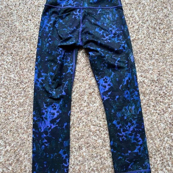 Lululemon Wunder Under Crop II *Full-On Luon” Floral Sport Iris Fl. Multi Sz 2. - Picture 4 of 5